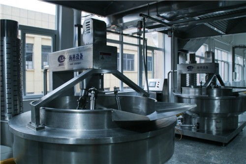 底料工廠精湛工藝研發(fā)技術(shù) 為渝味曉宇火鍋底料保駕護航