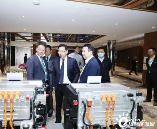 億華通新一代自主氫燃料電池發動機g120首發